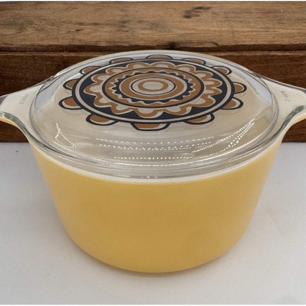 Pyrex Sol Flower Promo Casserole Dish From 1969 #473 VTG 1 Quart 6" Wide 3" Deep